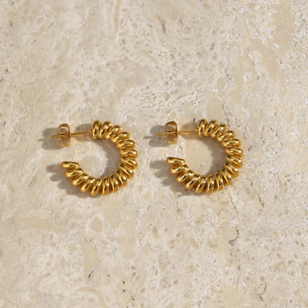 Pendientes de Aro Dorados con Textura Trenzada Pendientes 04 CELINAH 