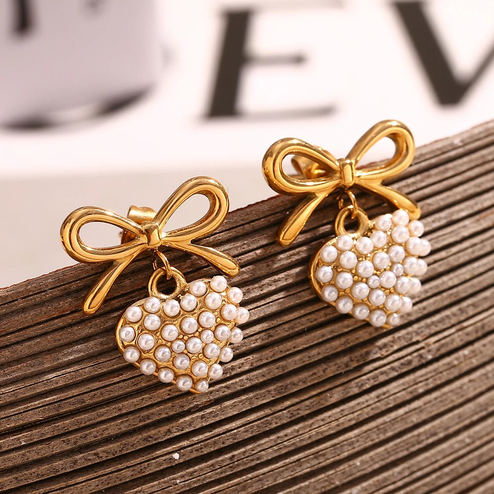 Colgante de Amor de Perlas con Nudo de Lazo en Oro 18K Pendientes 46 CELINAH 