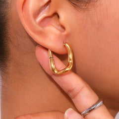 Pendientes de Aro Irregulares en U Chapados en Oro 18K Pendientes 34 CELINAH 