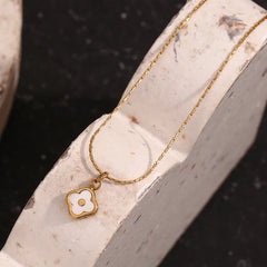 Collar Flor de Concha Chapado en Oro 18K Collar 40 CELINAH 