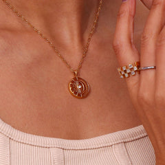 Collar con Colgante de Sol y Luna Collar 48 CELINAH 