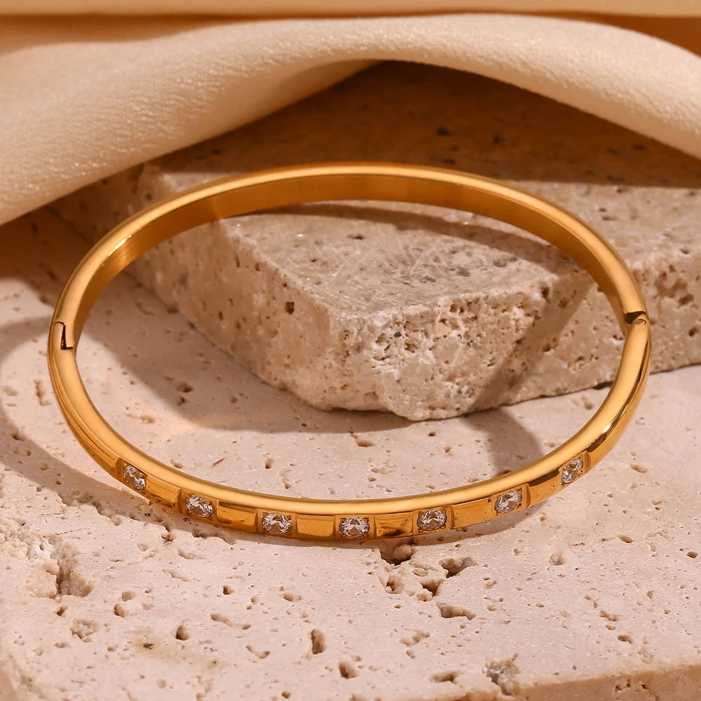 Pulsera de Mano Chapada en Oro 18K con Diamantes Pulsera 31 CELINAH 